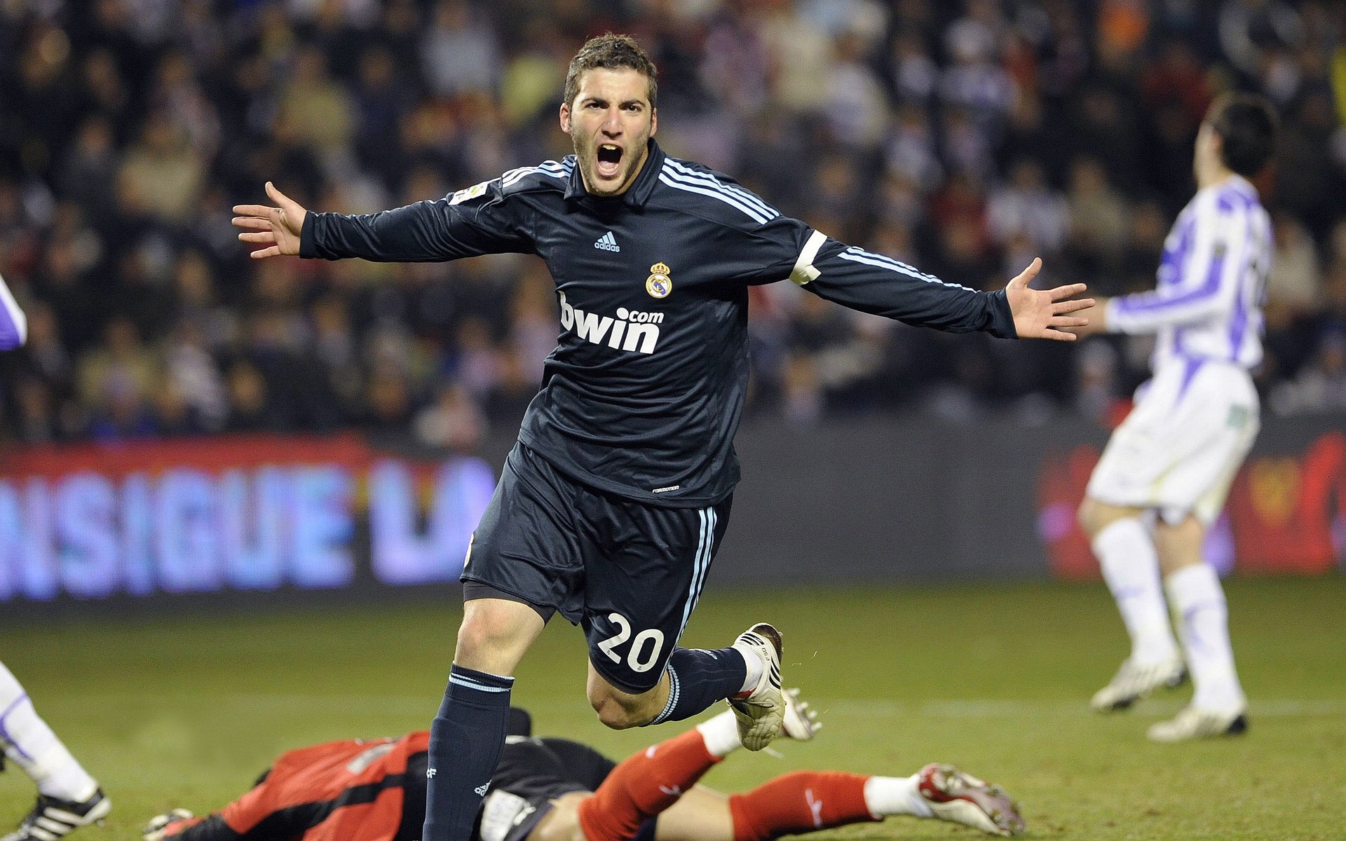 华体会在线-布莱顿控球率持续攀升掌控主动权,布莱顿足球俱乐部球星